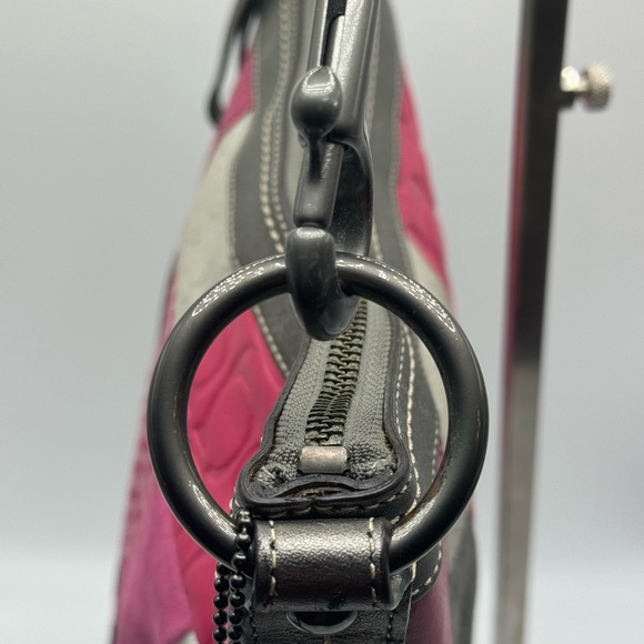 COACH HOLIDAY Grey/Pink Leather/Mixed Signature Patchwork Crossbody Purse EUC - Picture 9 of 17